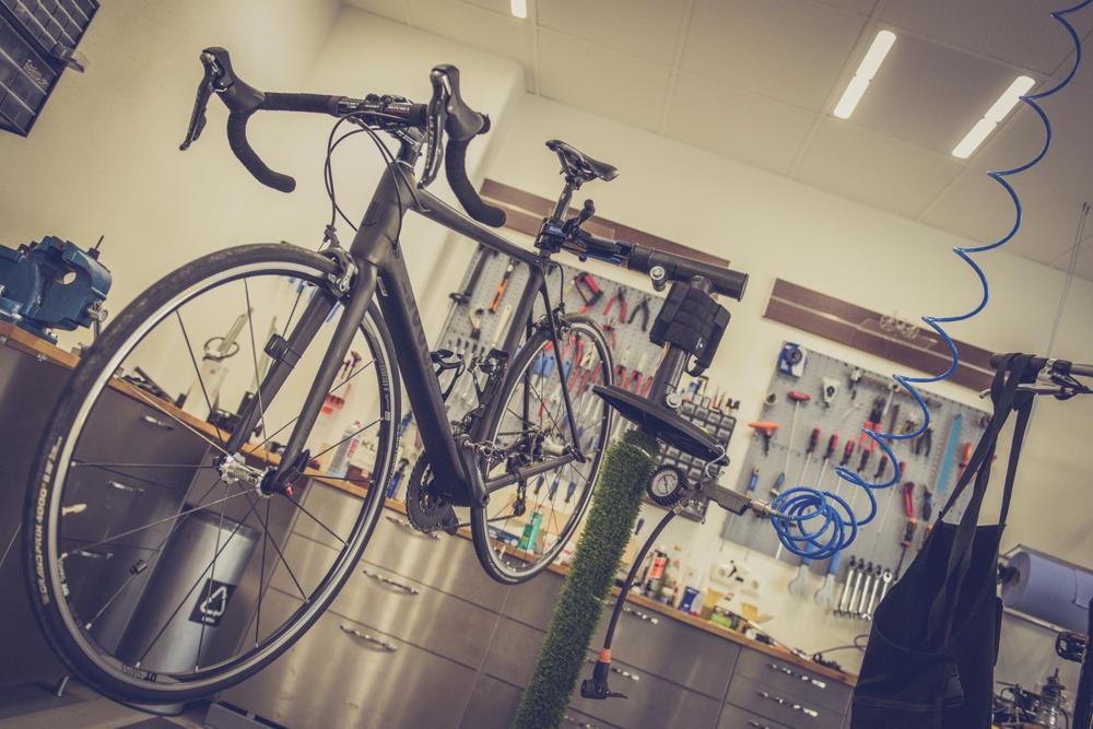 bicycle maintenance-938d04ca822145eb96213cdabc674609.jpg bicycle maintenance