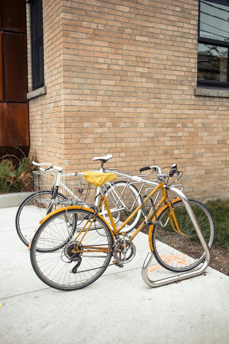 bicycle stands-22701a51351e411689f35145c2671e9c.jpg bicycle stands