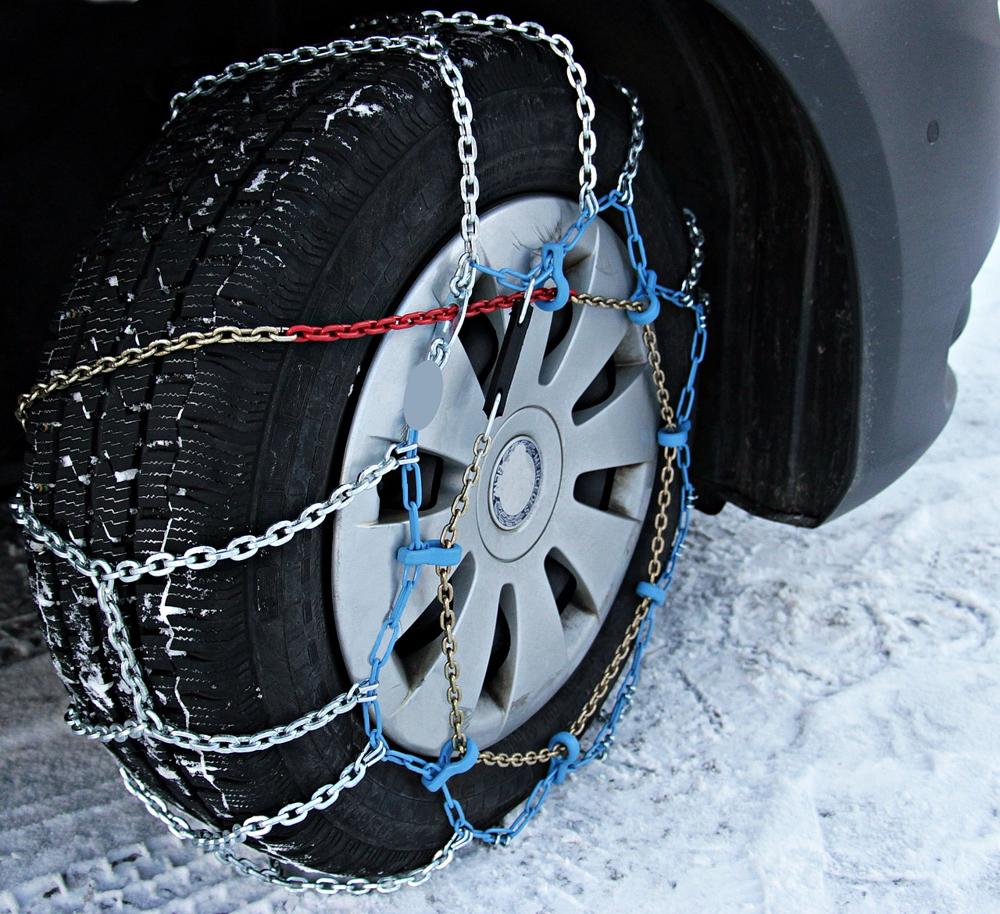 snow chain-962772536a18493689d69d18012f54d6.jpg snow chain